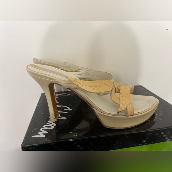 Yellow heels - Picture 2 of 2